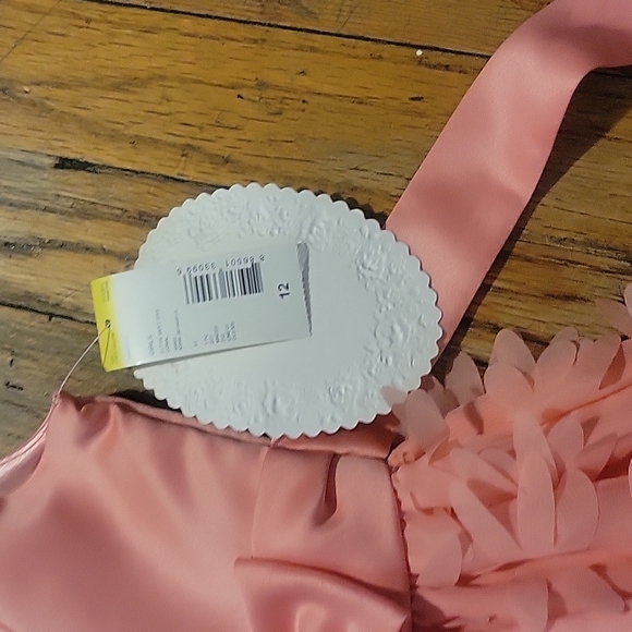 Boutique Dress - Picture 4 of 10